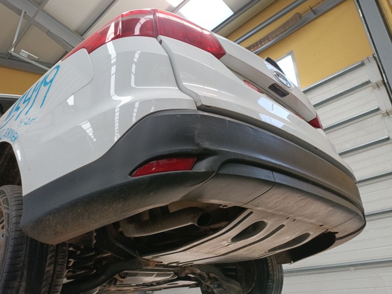 Recambio de paragolpes trasero para ford focus iii turnier 1.5 tdci referencia OEM IAM   
