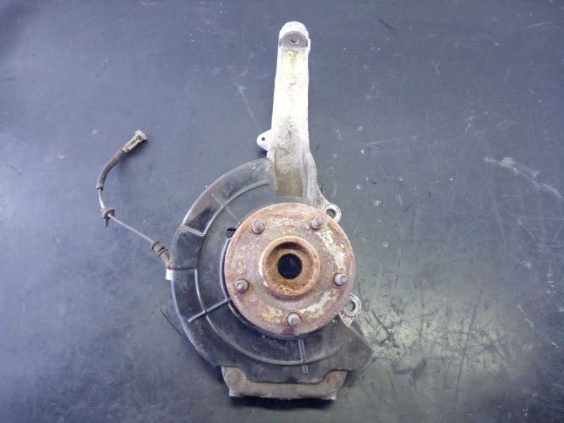 Recambio de mangueta delantera izquierda para jeep gr. cherokee (wh) 3.0 crd limited referencia OEM IAM   