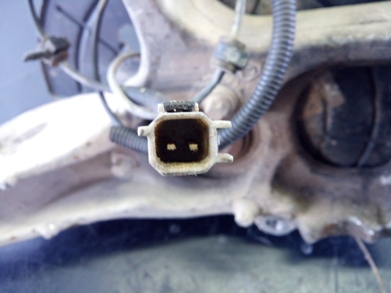 Recambio de mangueta delantera izquierda para jeep gr. cherokee (wh) 3.0 crd limited referencia OEM IAM   