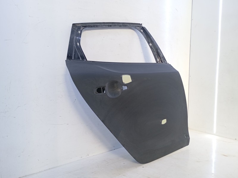 Recambio de puerta trasera derecha para volvo v40 momentum referencia OEM IAM   