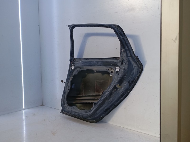 Recambio de puerta trasera derecha para volvo v40 momentum referencia OEM IAM   