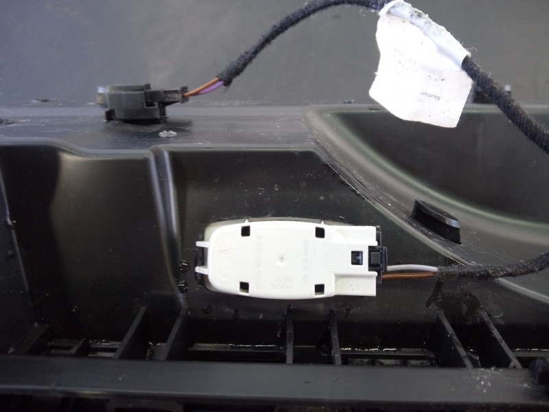 Recambio de guantera para mercedes-benz clase a (bm 177) sedan a 200 referencia OEM IAM YFAI3308270  