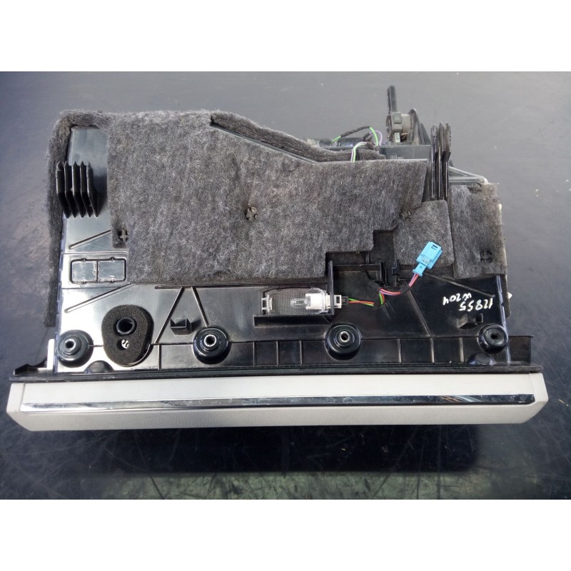 Recambio de guantera para mercedes-benz clase c (w204) lim. c 200 cdi referencia OEM IAM L0460617  