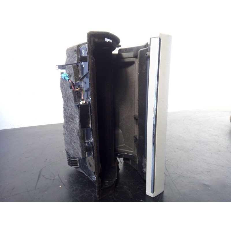 Recambio de guantera para mercedes-benz clase c (w204) lim. c 200 cdi referencia OEM IAM L0460617  