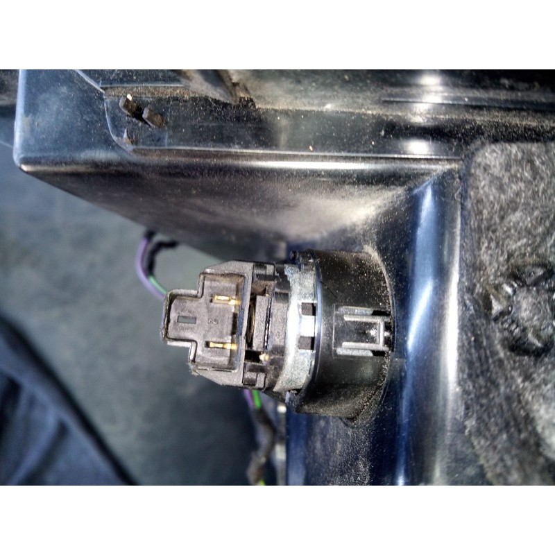 Recambio de guantera para mercedes-benz clase c (w204) lim. c 200 cdi referencia OEM IAM L0460617  