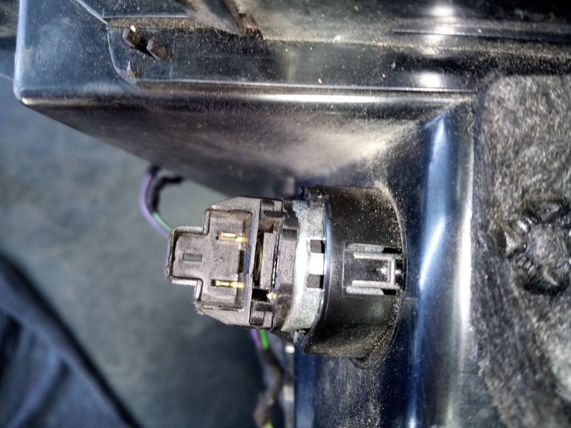 Recambio de guantera para mercedes-benz clase c (w204) lim. c 200 cdi referencia OEM IAM L0460617  