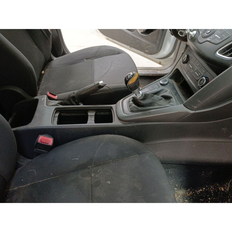 Recambio de consola central para ford focus iii turnier 1.5 tdci referencia OEM IAM   