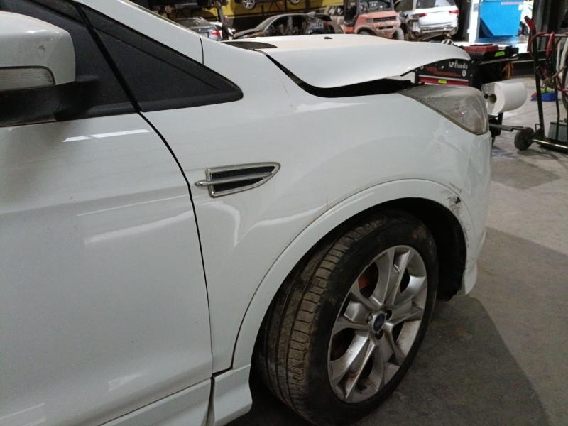 Recambio de aleta delantera derecha para ford kuga ii (dm2) 2.0 tdci 4x4 referencia OEM IAM   