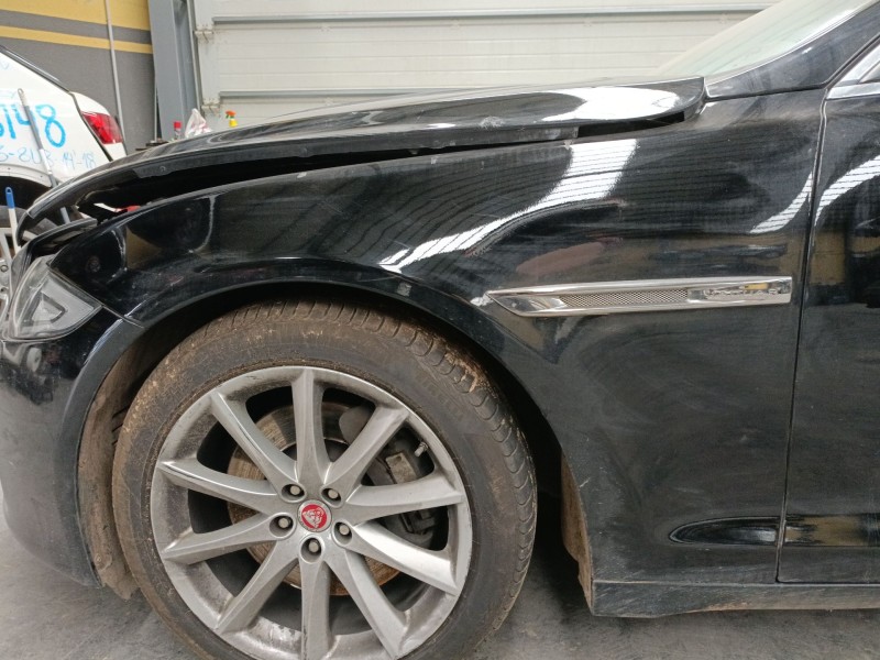 Recambio de aleta delantera izquierda para jaguar xj (x351) 3.0 sdv6 referencia OEM IAM   