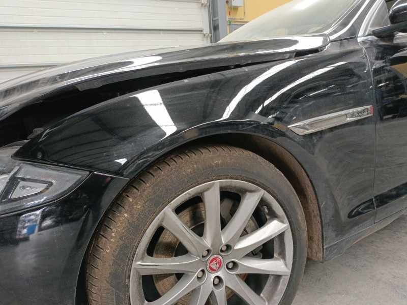 Recambio de aleta delantera izquierda para jaguar xj (x351) 3.0 sdv6 referencia OEM IAM   