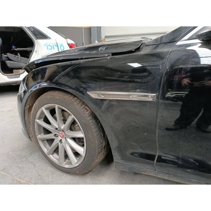 Recambio de aleta delantera izquierda para jaguar xj (x351) 3.0 sdv6 referencia OEM IAM   