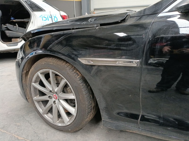 Recambio de aleta delantera izquierda para jaguar xj (x351) 3.0 sdv6 referencia OEM IAM   