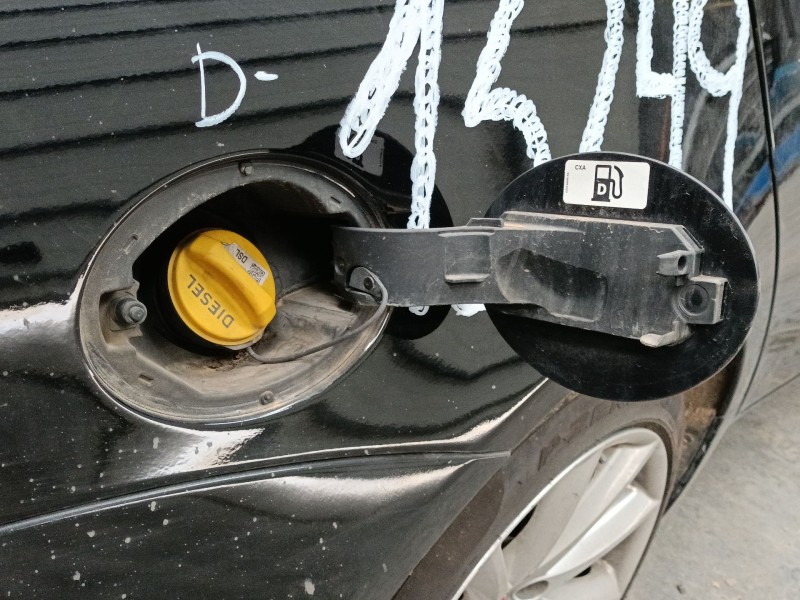 Recambio de tapa exterior combustible para jaguar xj (x351) 3.0 sdv6 referencia OEM IAM   