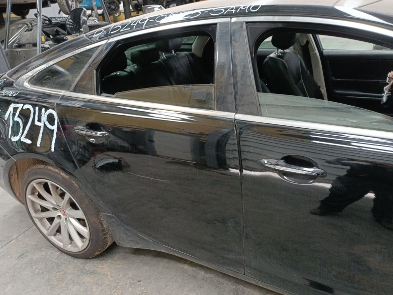 Recambio de puerta trasera derecha para jaguar xj (x351) 3.0 sdv6 referencia OEM IAM   