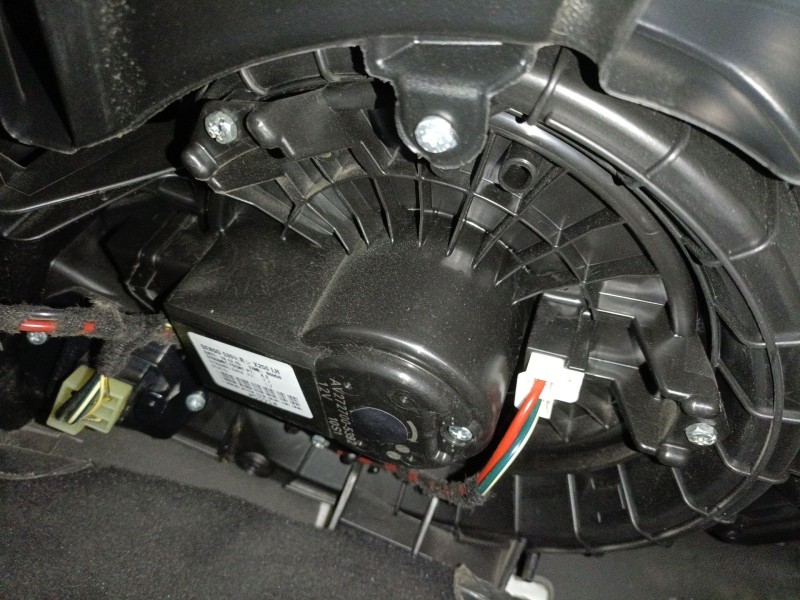 Recambio de ventilador calefaccion para jaguar xj (x351) 3.0 sdv6 referencia OEM IAM AV2727005392  