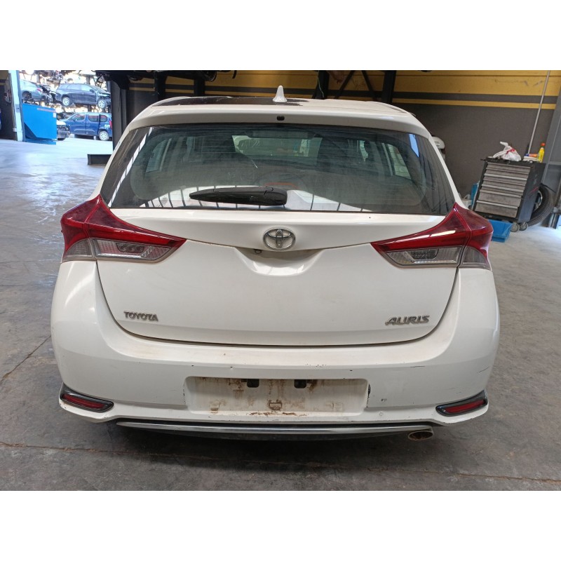 toyota auris (_e18_) del año 2016