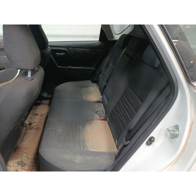 toyota auris (_e18_) del año 2016