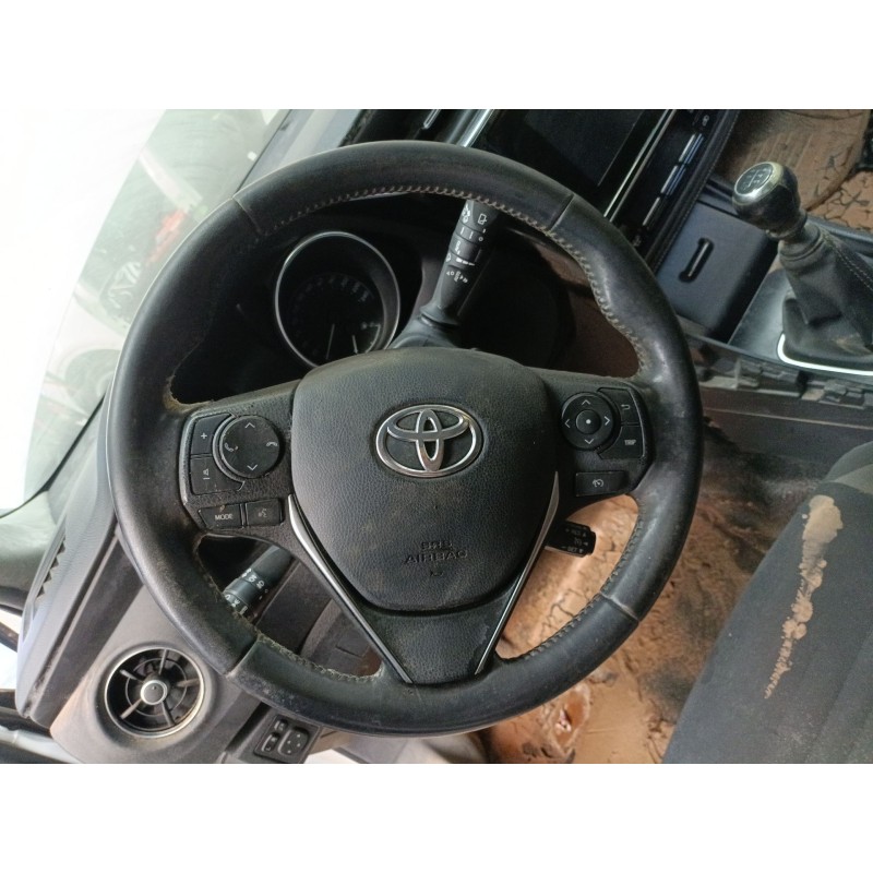 Recambio de volante para toyota auris (_e18_) 1.6 d4-d (wwe185_) referencia OEM IAM   