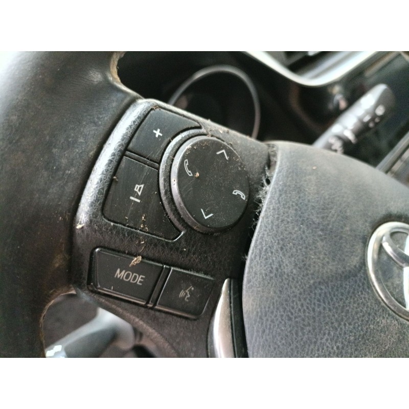 Recambio de volante para toyota auris (_e18_) 1.6 d4-d (wwe185_) referencia OEM IAM   