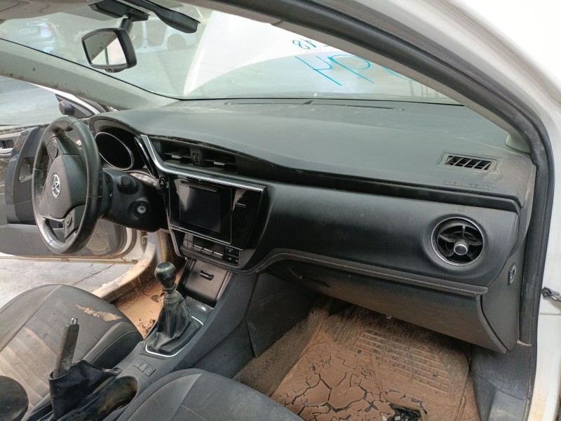 Recambio de salpicadero para toyota auris (_e18_) 1.6 d4-d (wwe185_) referencia OEM IAM   