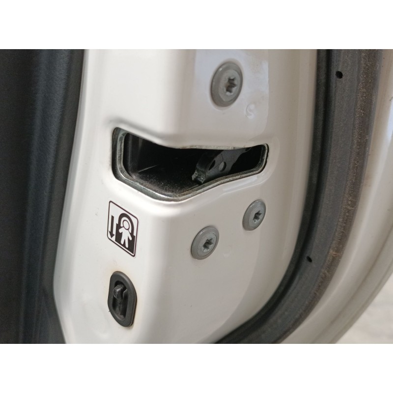 Recambio de cerradura puerta trasera derecha para toyota auris (_e18_) 1.6 d4-d (wwe185_) referencia OEM IAM   