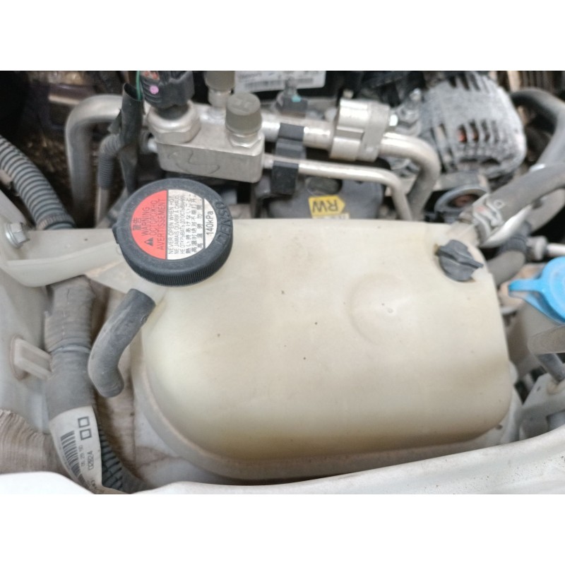 Recambio de deposito expansion para toyota auris (_e18_) 1.6 d4-d (wwe185_) referencia OEM IAM   