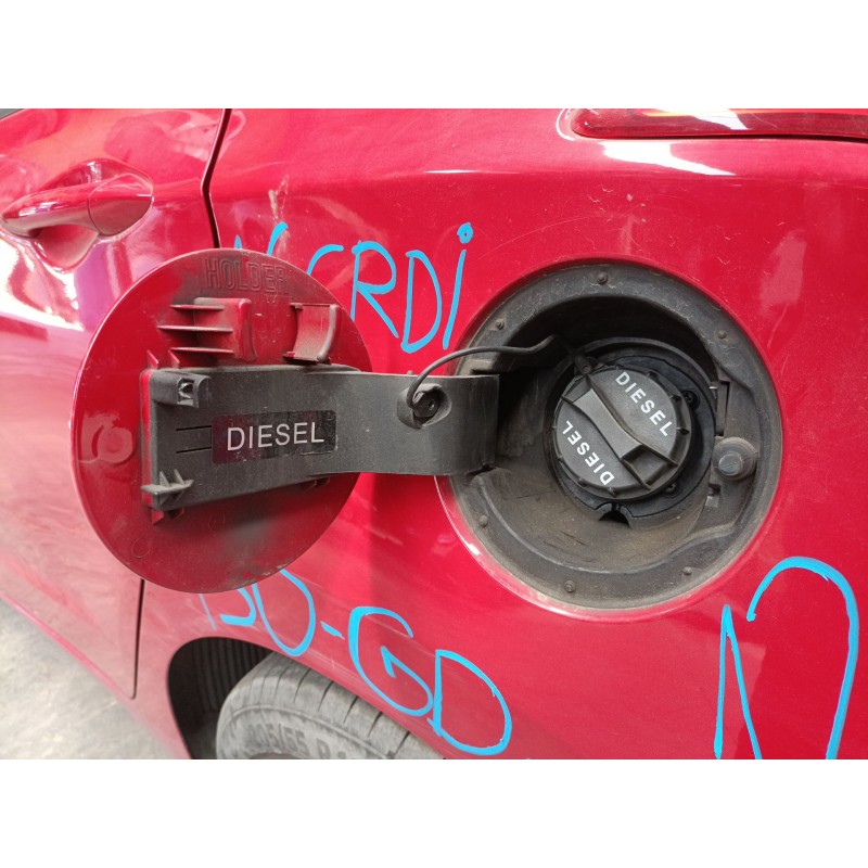 Recambio de tapa exterior combustible para hyundai i30 (gd) 1.6 crdi referencia OEM IAM   