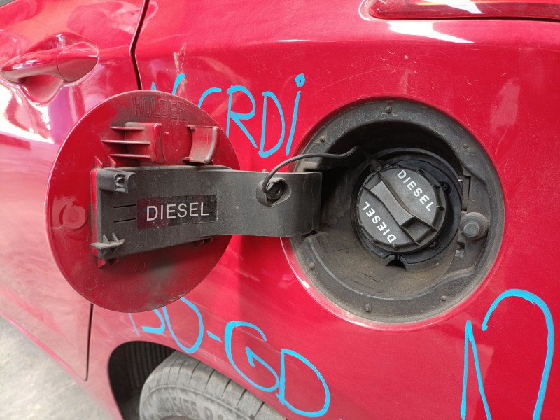 Recambio de tapa exterior combustible para hyundai i30 (gd) 1.6 crdi referencia OEM IAM   