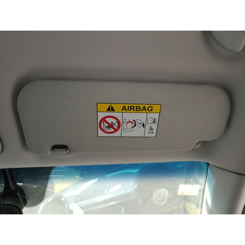 Recambio de parasol derecho para hyundai i30 (gd) 1.6 crdi referencia OEM IAM   