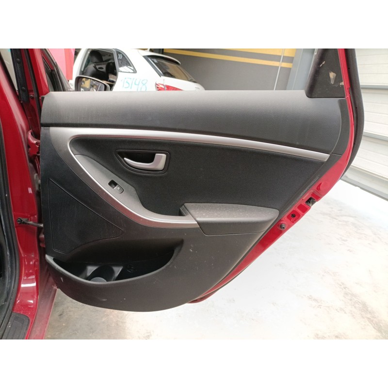 Recambio de guarnecido puerta trasera derecha para hyundai i30 (gd) 1.6 crdi referencia OEM IAM   