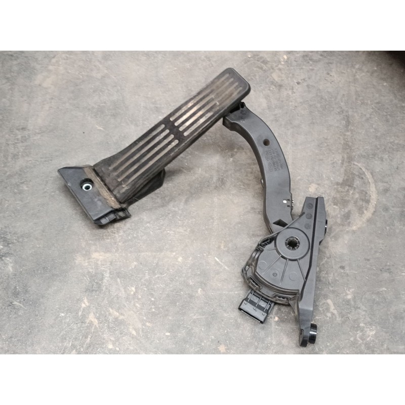 Recambio de pedal acelerador para hyundai i30 (gd) 1.6 crdi referencia OEM IAM 327003  