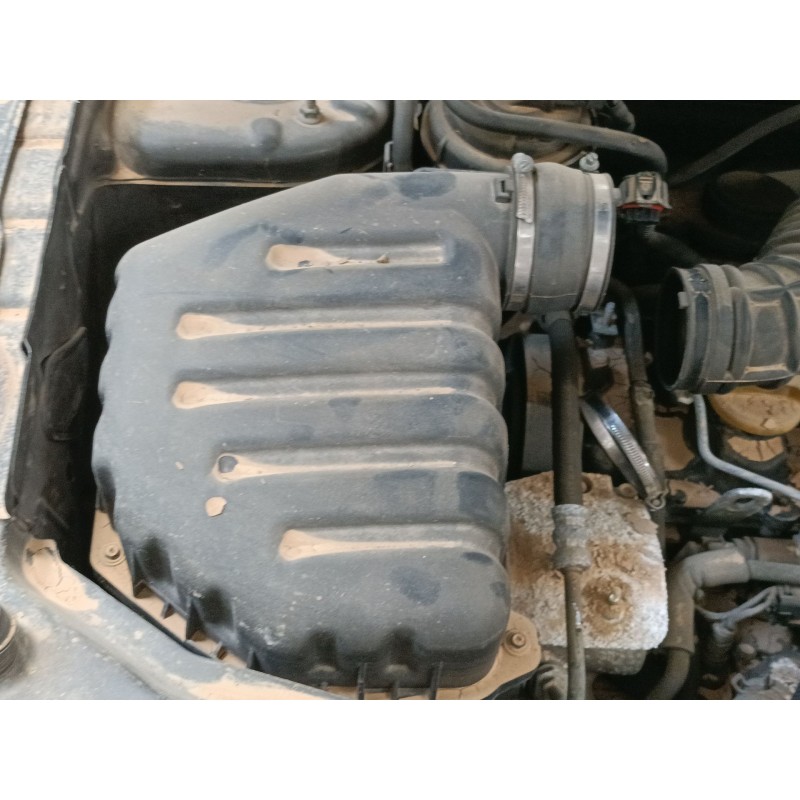 Recambio de filtro aire para chevrolet captiva (c100, c140) 2.0 d referencia OEM IAM   
