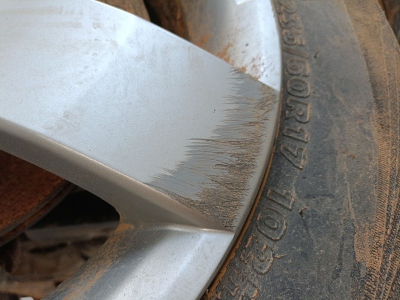 Recambio de llanta para chevrolet captiva (c100, c140) 2.0 d referencia OEM IAM 235/60/17  