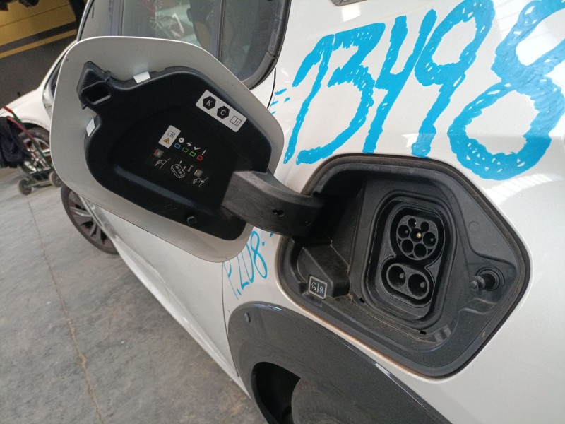 Recambio de tapa exterior combustible para peugeot 208 ii (ub_, up_, uw_, uj_) e-208 referencia OEM IAM   