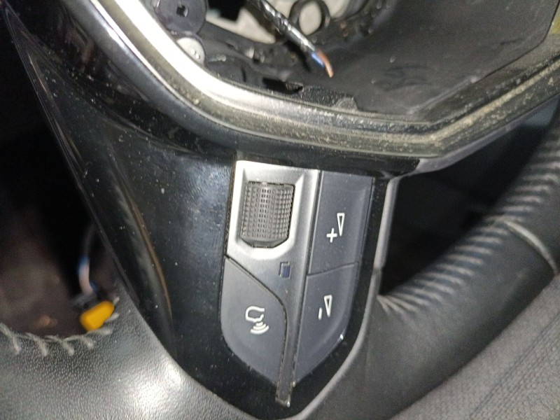 Recambio de volante para peugeot 208 ii (ub_, up_, uw_, uj_) e-208 referencia OEM IAM   