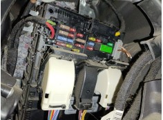 CAJA RELES / FUSIBLES 