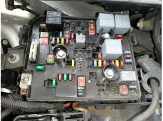 CAJA RELES / FUSIBLES 