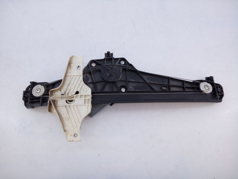 Recambio de elevalunas trasero izquierdo para peugeot 3008 suv referencia OEM IAM 981048858000  