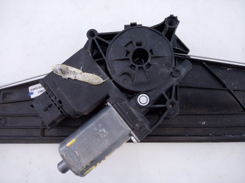 Recambio de elevalunas trasero derecho para peugeot 3008 gt line referencia OEM IAM 9810488480  