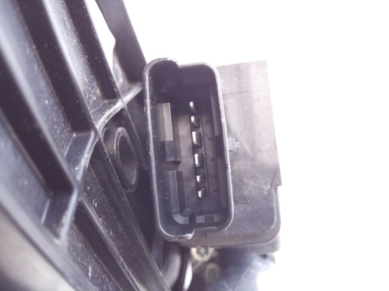 Recambio de elevalunas trasero derecho para peugeot 3008 gt line referencia OEM IAM 9810488480  