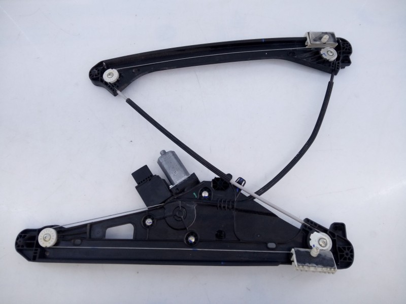 Recambio de elevalunas delantero derecho para peugeot 3008 gt line referencia OEM IAM 9829482280  