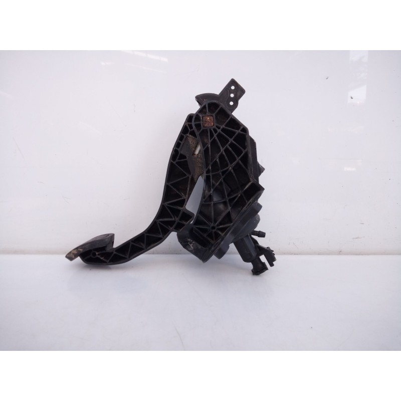 Recambio de pedal embrague para peugeot 3008 gt line referencia OEM IAM 9676728880  