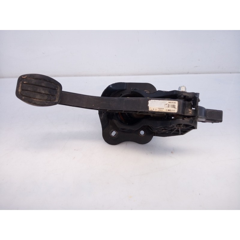 Recambio de pedal embrague para peugeot 3008 gt line referencia OEM IAM 9676728880  