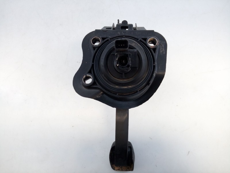 Recambio de pedal embrague para peugeot 3008 gt line referencia OEM IAM 9676728880  