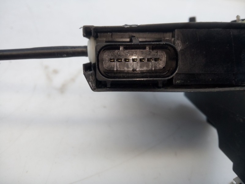 Recambio de cerradura puerta trasera derecha para peugeot 308 active referencia OEM IAM 9807954780  