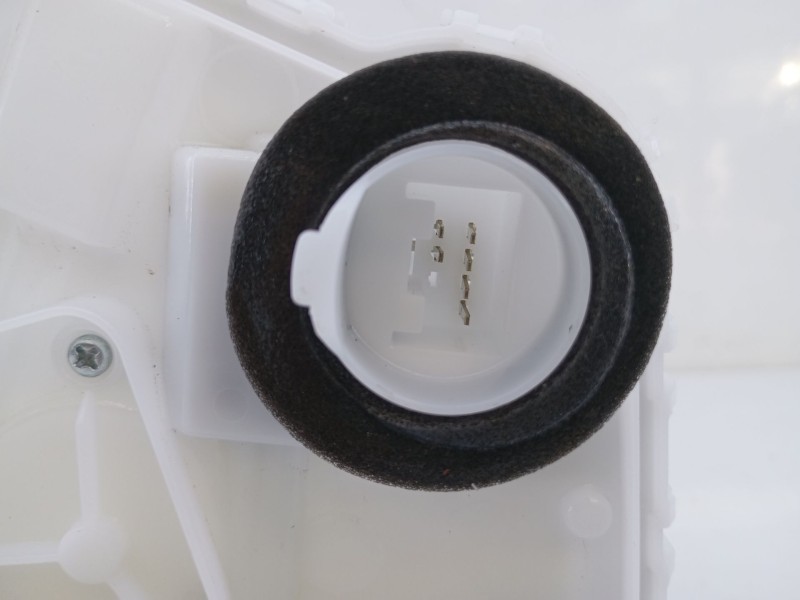 Recambio de cerradura puerta trasera derecha para mazda 3 hatchback (bp) 2.0 skyactiv-g m hybrid referencia OEM IAM   