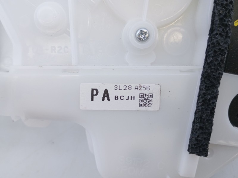 Recambio de cerradura puerta trasera derecha para mazda 3 hatchback (bp) 2.0 skyactiv-g m hybrid referencia OEM IAM   