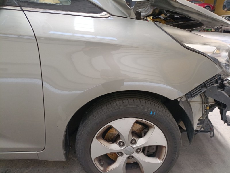 Recambio de aleta delantera derecha para kia carens iv van (a4) crdi referencia OEM IAM   