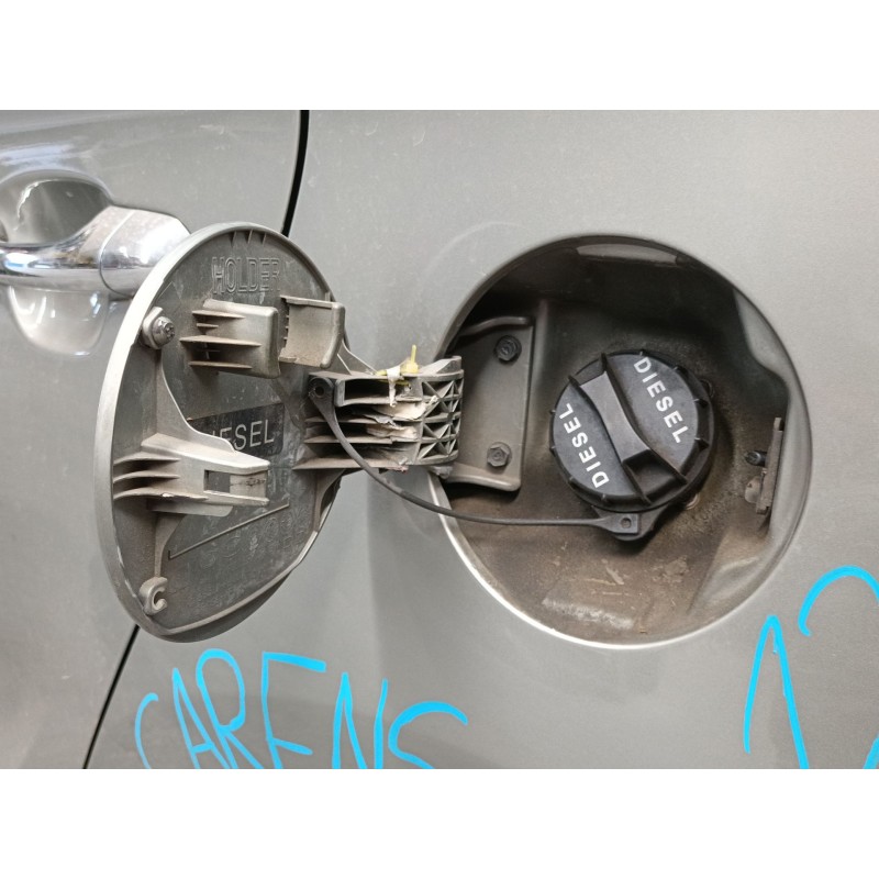 Recambio de tapa exterior combustible para kia carens iv van (a4) crdi referencia OEM IAM   