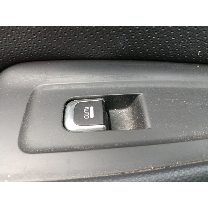 Recambio de mando elevalunas trasero izquierdo para kia carens iv van (a4) crdi referencia OEM IAM   